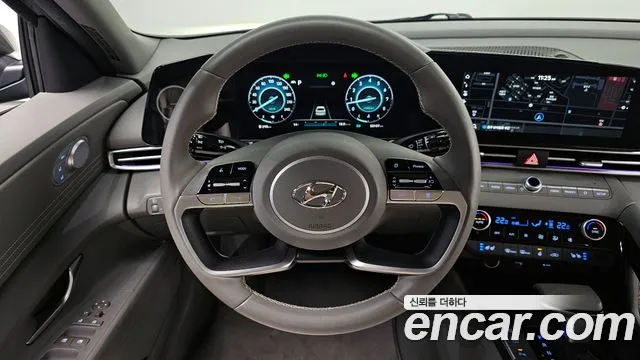 Hyundai AVANTE 2023 — фото 18