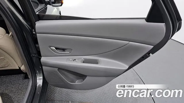 Hyundai AVANTE 2023 — фото 14