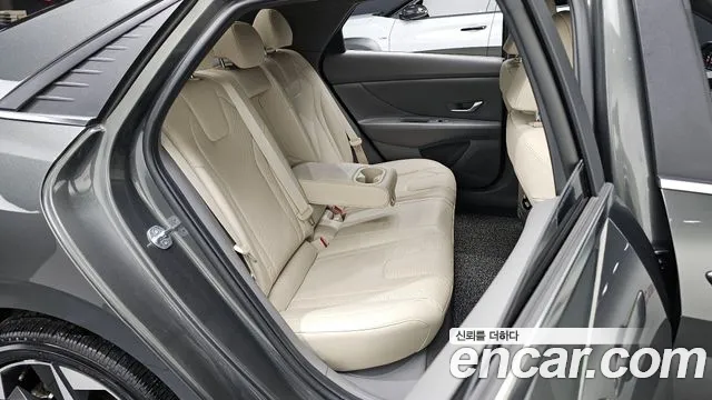 Hyundai AVANTE 2023 — фото 15