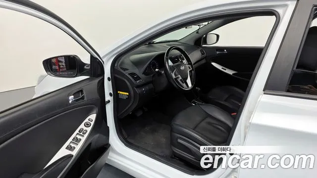 Hyundai Accent 2015 — фото 10