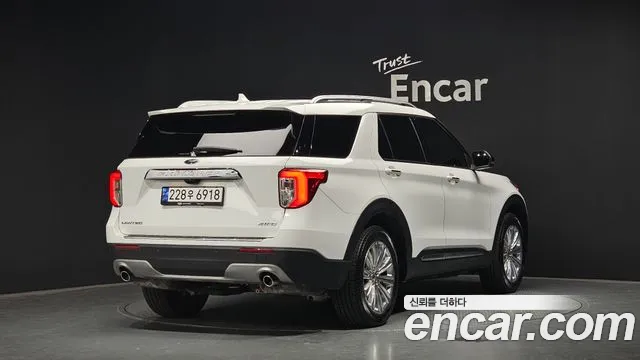 Ford Explorer 2022 — фото 2