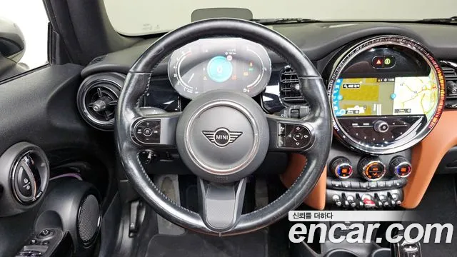 Mini Cooper Convertible 2022 — фото 19