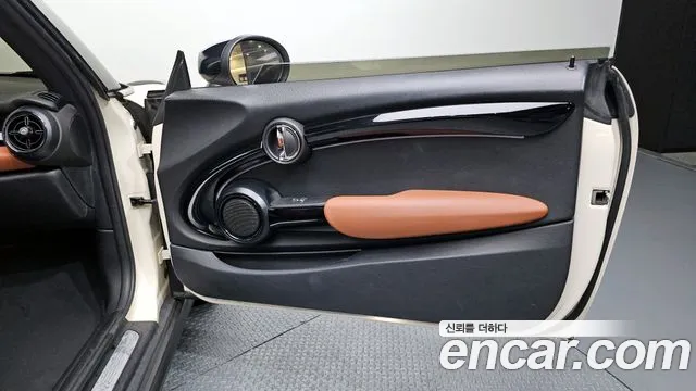 Mini Cooper Convertible 2022 — фото 15