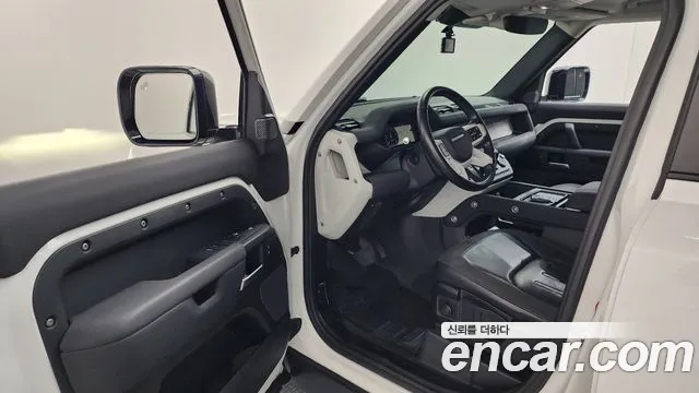 Land Rover Defender 2020 — фото 10