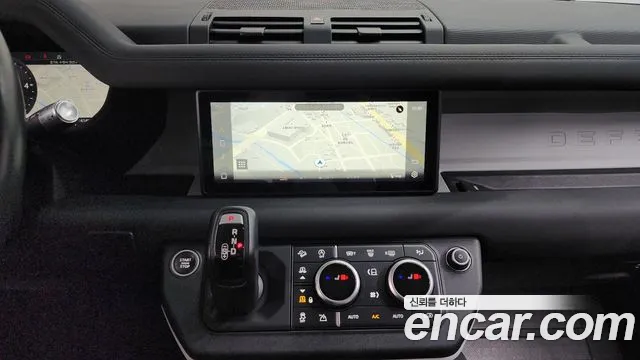 Land Rover Defender 2020 — фото 15