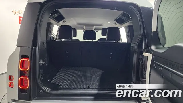 Land Rover Defender 2020 — фото 20