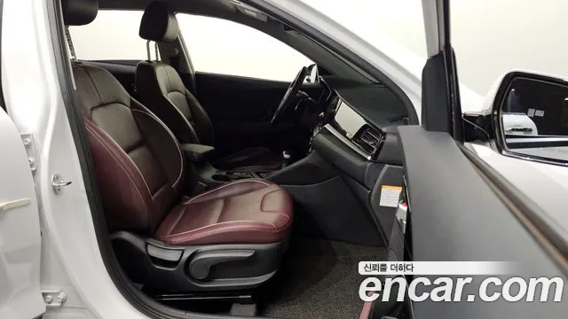 Kia Niro 2020 — фото 17