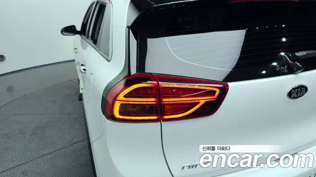 Kia Niro 2020 — фото 9
