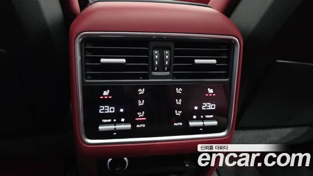 Porsche Cayenne 2021 — фото 18