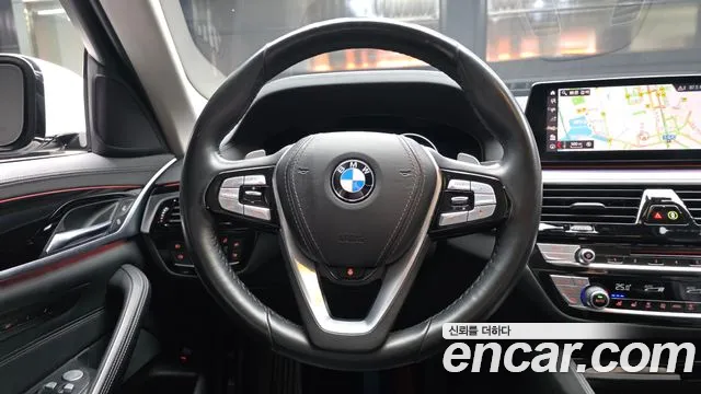 BMW 5-Series 2019 — фото 13