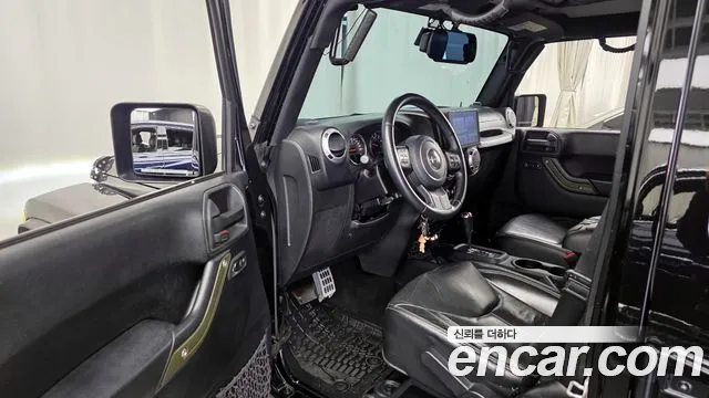 Jeep Wrangler 2016 — фото 10