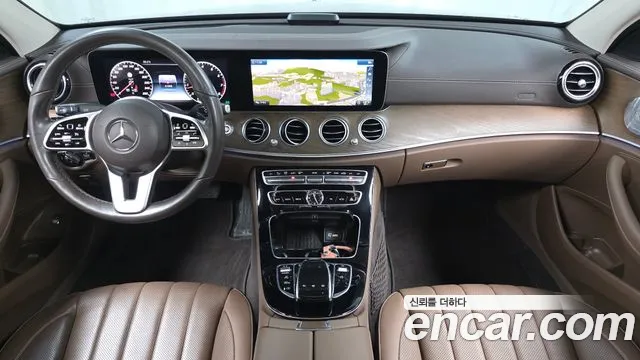 Mercedes-Benz E-Class 2019 — фото 10