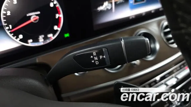 Mercedes-Benz E-Class 2019 — фото 12