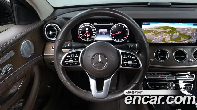 Mercedes-Benz E-Class 2019 — фото 20