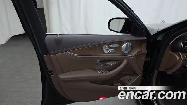 Mercedes-Benz E-Class 2019 — фото 14
