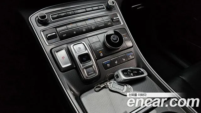 Hyundai Santafe 2022 — фото 9