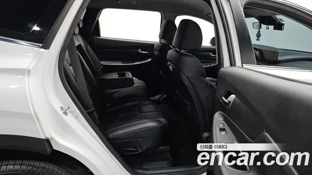 Hyundai Santafe 2022 — фото 11