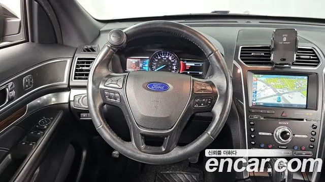 Ford Explorer 2018 — фото 13