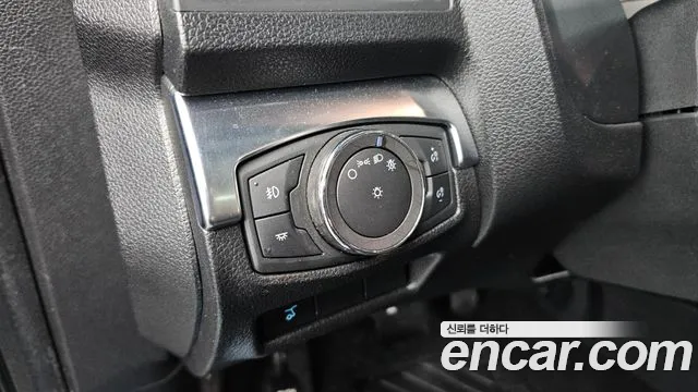 Ford Explorer 2018 — фото 19
