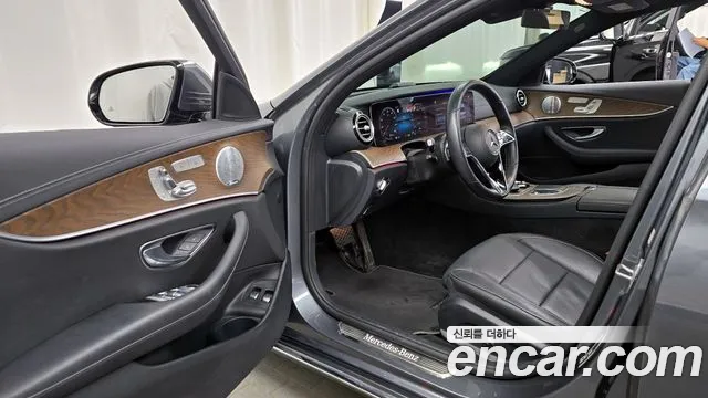 Mercedes-Benz E-Class 2021 — фото 10