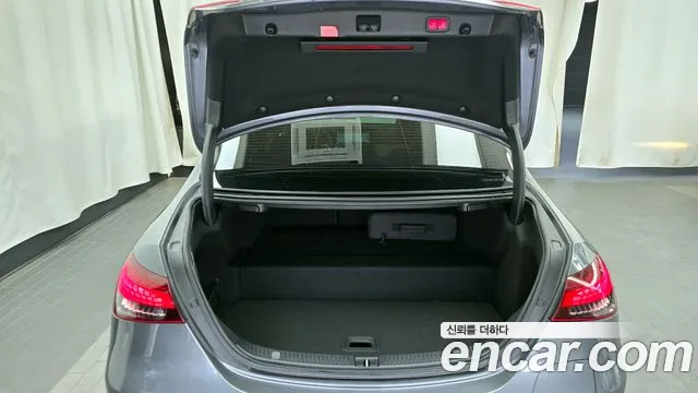 Mercedes-Benz E-Class 2021 — фото 20