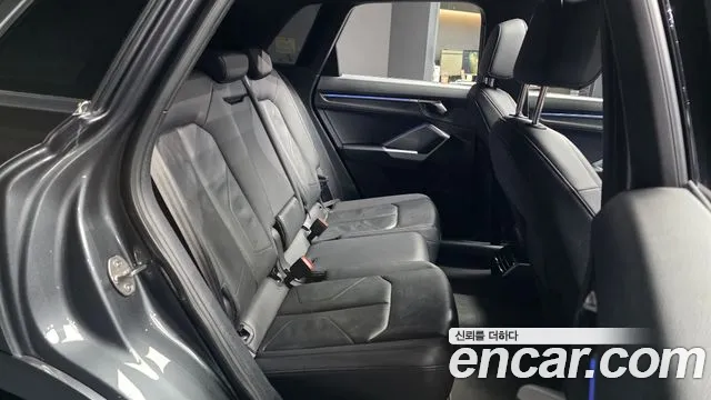 Audi Q3 2023 — фото 12