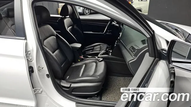 Hyundai AVANTE 2019 — фото 11