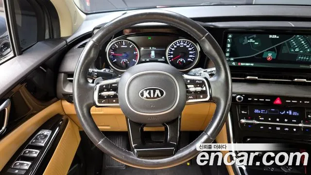 Kia Canival 2021 — фото 13