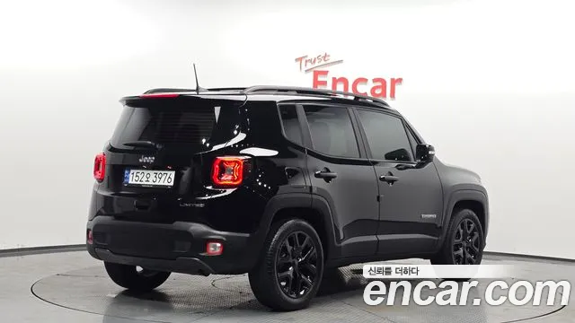 Jeep Renegade 2023 — фото 1