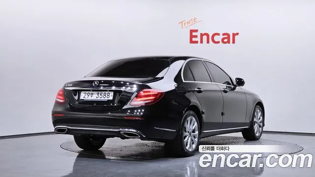 Mercedes-Benz E-Class 2018 — фото 2