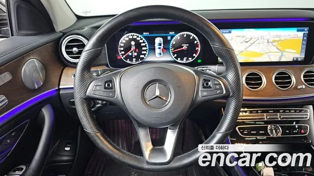 Mercedes-Benz E-Class 2018 — фото 13