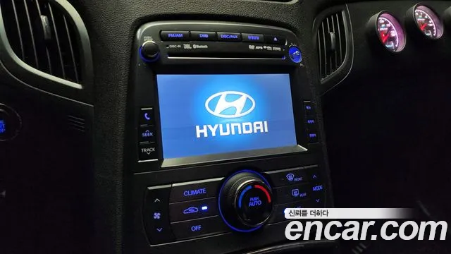 Hyundai Genesis 2011 — фото 14
