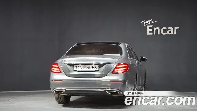 Mercedes-Benz E-Class 2019 — фото 4