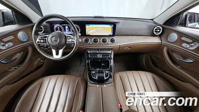 Mercedes-Benz E-Class 2019 — фото 10