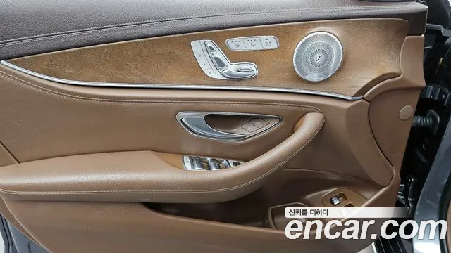Mercedes-Benz E-Class 2019 — фото 14