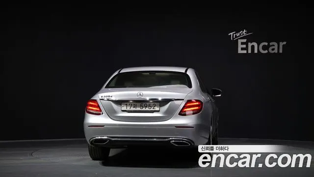 Mercedes-Benz E-Class 2017 — фото 4