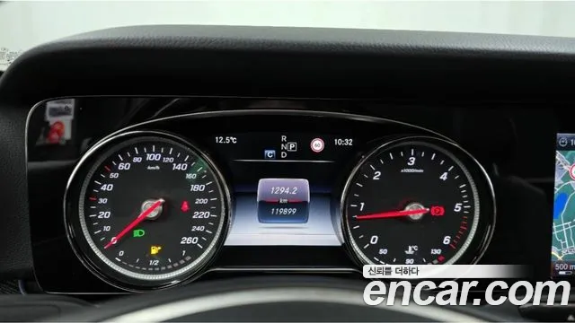 Mercedes-Benz E-Class 2017 — фото 11