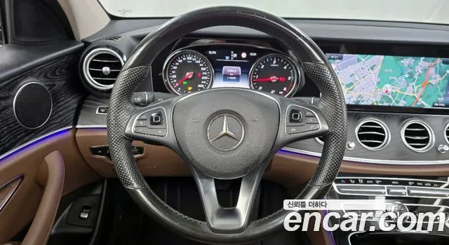 Mercedes-Benz E-Class 2017 — фото 19