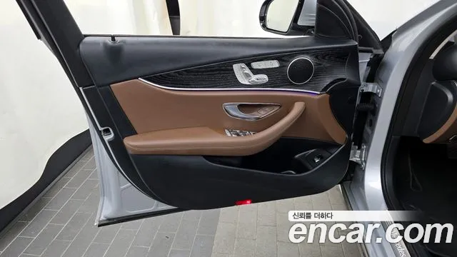 Mercedes-Benz E-Class 2017 — фото 14