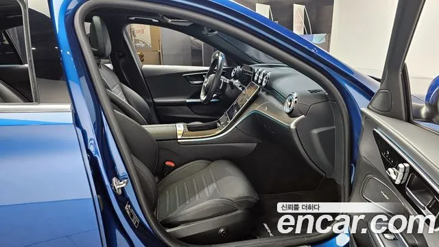 Mercedes-Benz C-Class 2023 — фото 10