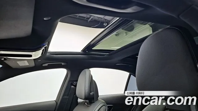 Mercedes-Benz C-Class 2023 — фото 19