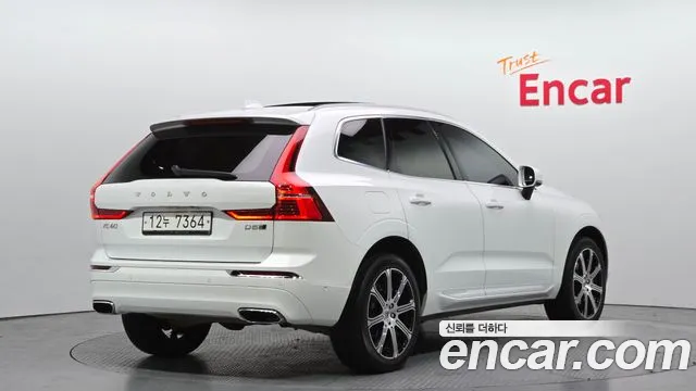 Volvo XC60 2019 — фото 2
