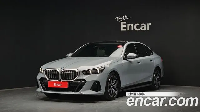 BMW 5-Series 2024 — фото 1