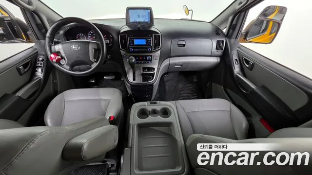 Hyundai Starex 2019 — фото 7