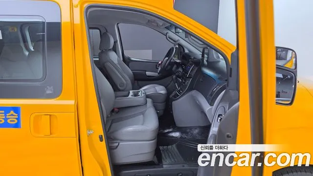Hyundai Starex 2019 — фото 11