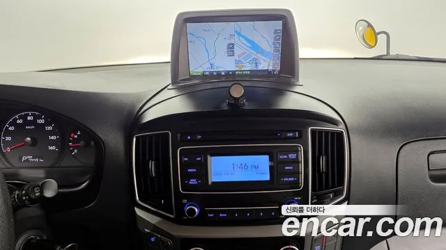 Hyundai Starex 2019 — фото 14