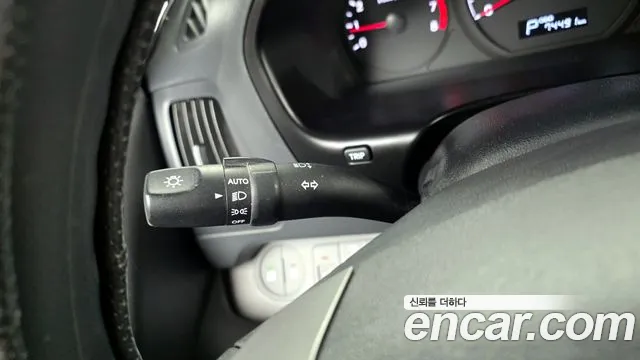 Hyundai Starex 2019 — фото 16