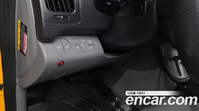 Hyundai Starex 2019 — фото 17