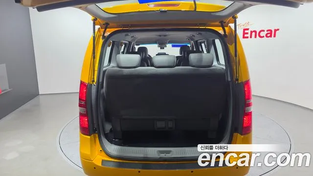 Hyundai Starex 2019 — фото 20