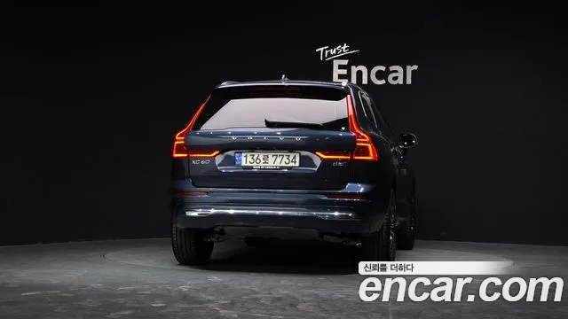 Volvo XC60 2022 — фото 4